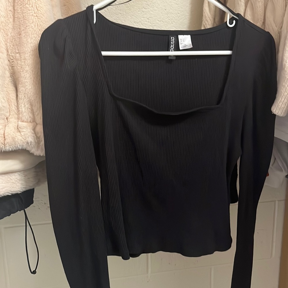 Long sleeve crop top